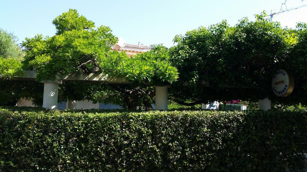 Chez Louis Hotel เลอิสซ็องเบรอ ภายนอก รูปภาพ