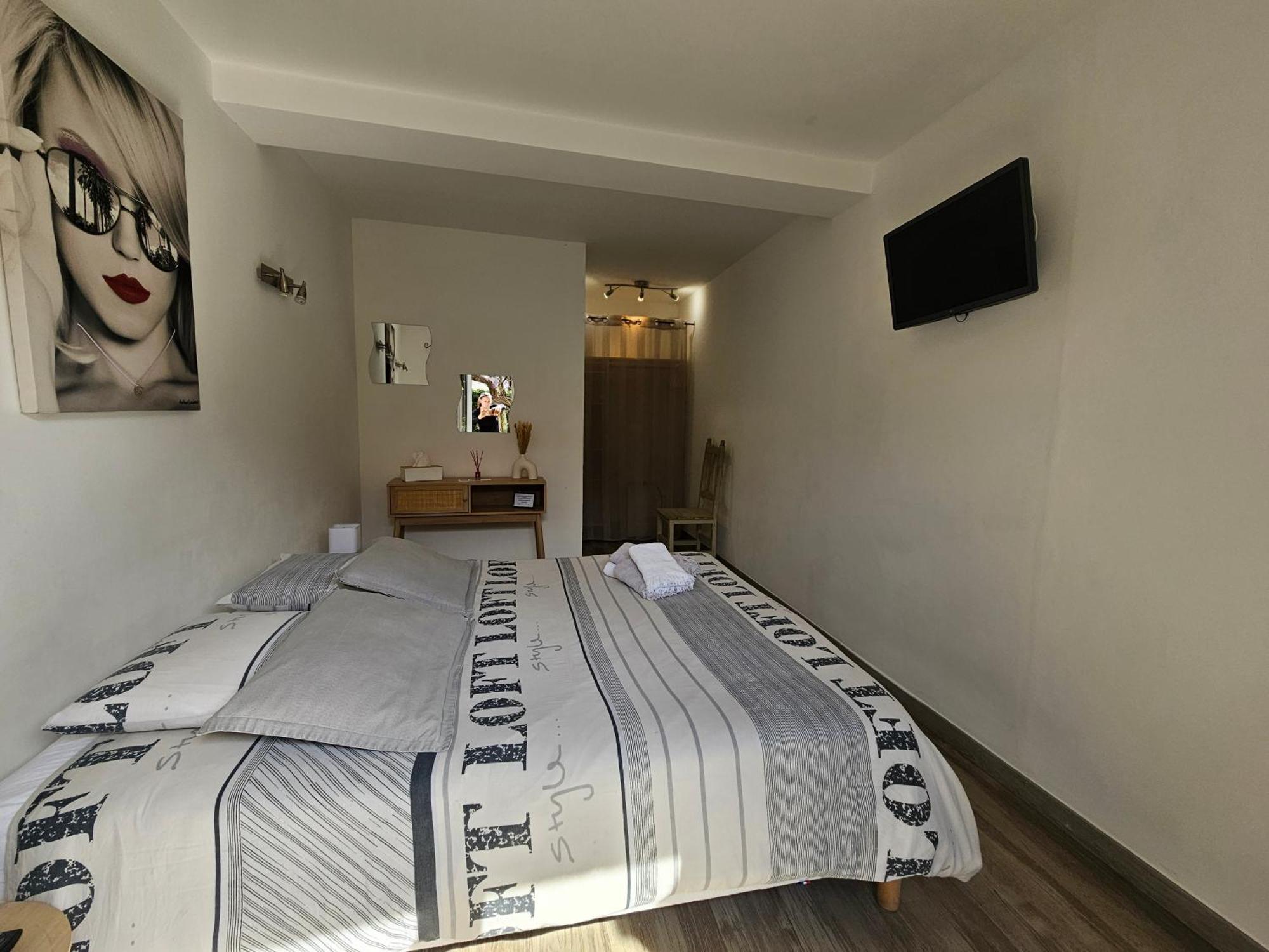 Chez Louis Hotel เลอิสซ็องเบรอ ภายนอก รูปภาพ