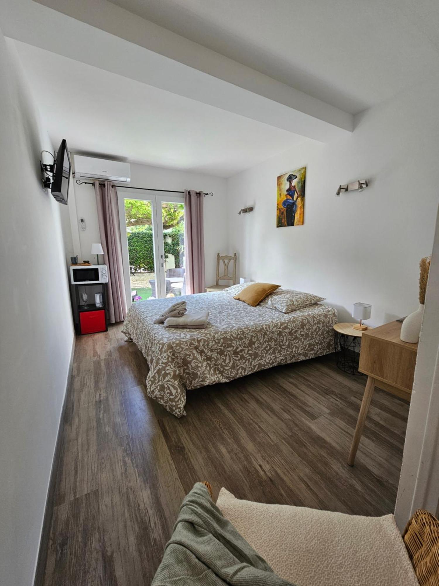 Chez Louis Hotel เลอิสซ็องเบรอ ภายนอก รูปภาพ